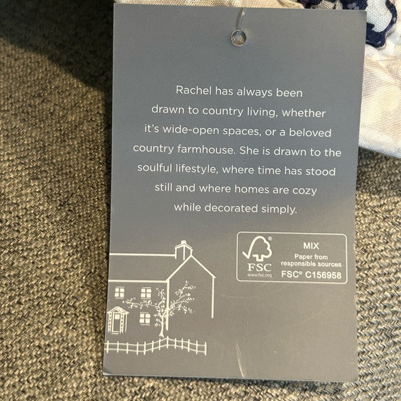 Rachel Ashwell The Farmhouse 22”x 22” Patchwork Down Alternative Pillow NEW - Picture 13 of 16